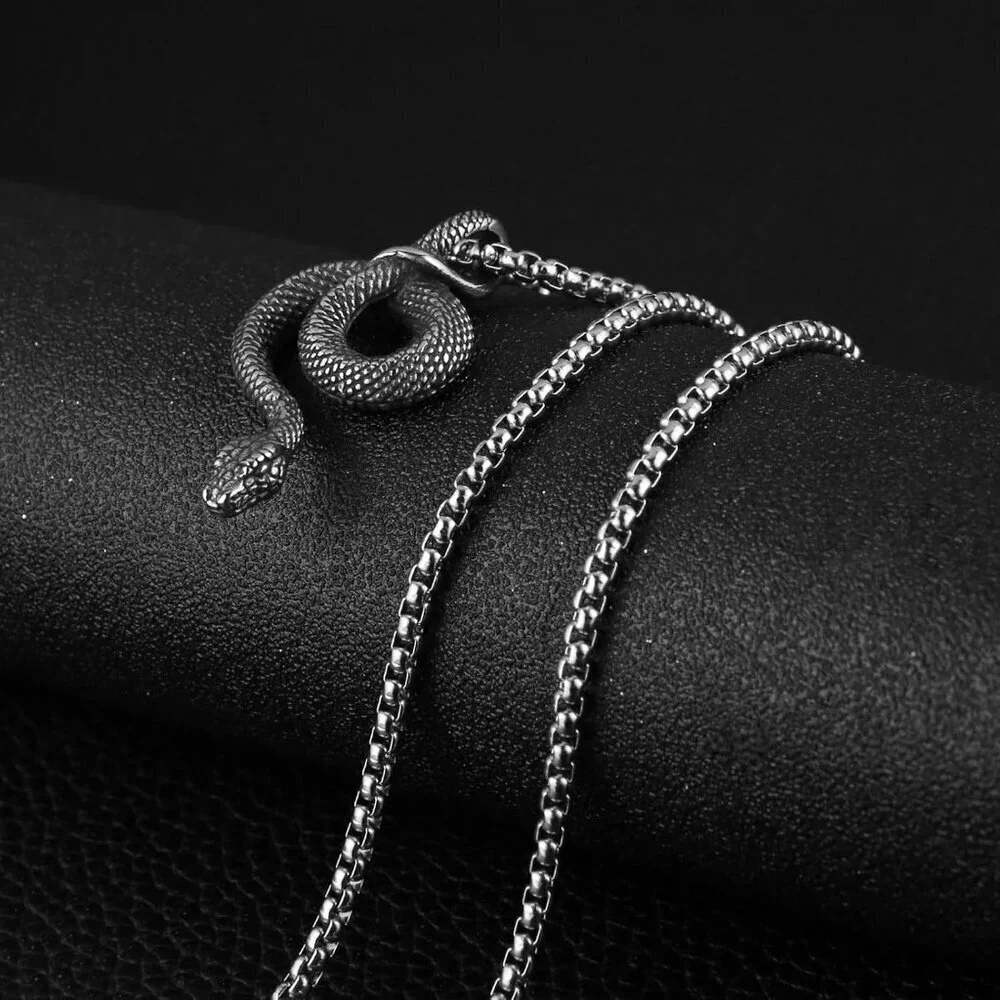 N/A snake necklace